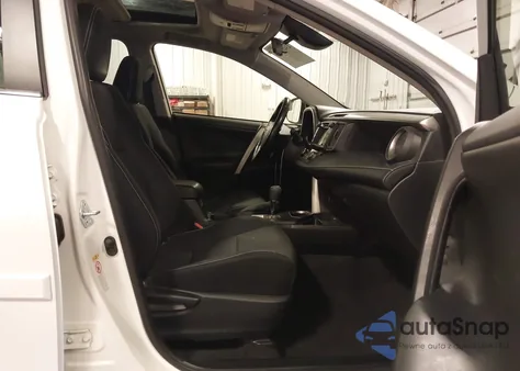 2018 Toyota Rav4 Hybrid Xle from USA, damaged, VIN JTMRJREV5JD236814